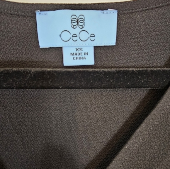 CECE size XS black V-neck long-sleeved tie blouse NWT - Picture 3 of 8